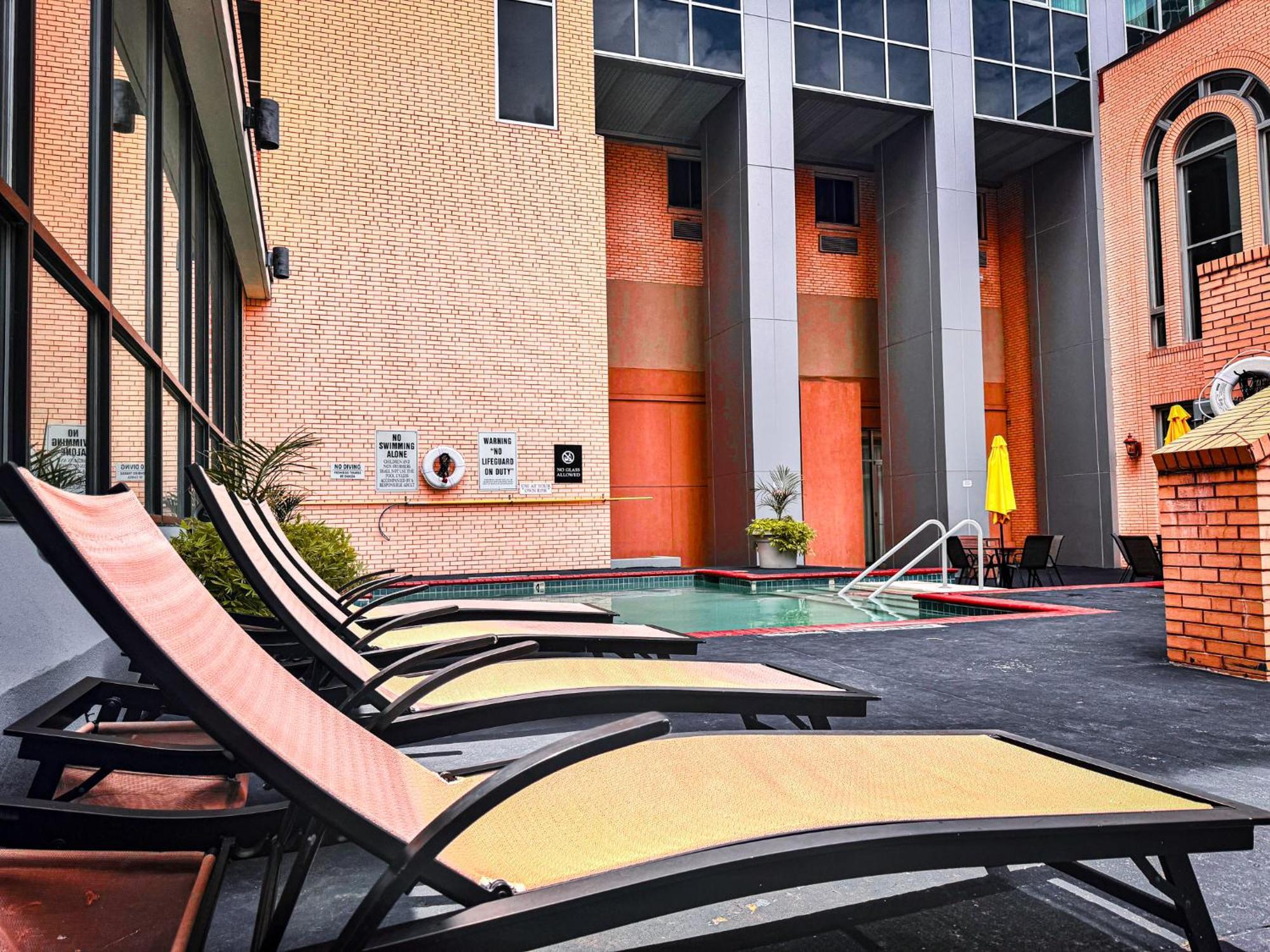 Clayton Plaza Hotel & Extended Stay Exterior foto