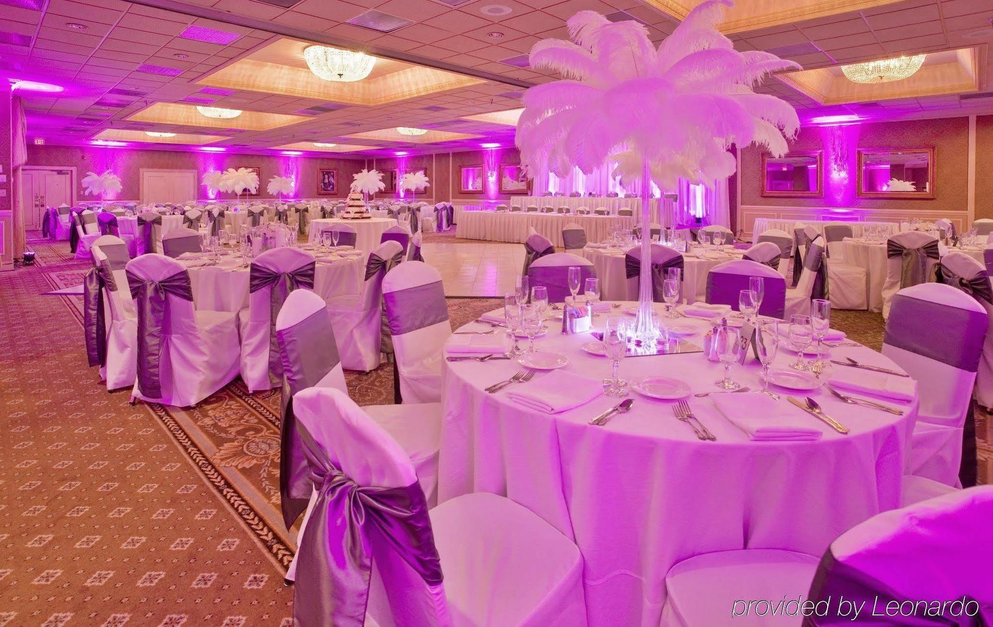 Clayton Plaza Hotel & Extended Stay Restaurante foto